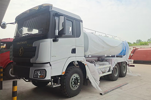 Shacman X3000 6x4 15m³ water tanker truck